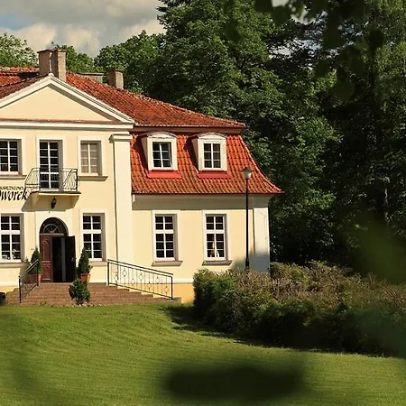 Ksiezycowy Dworek 3*