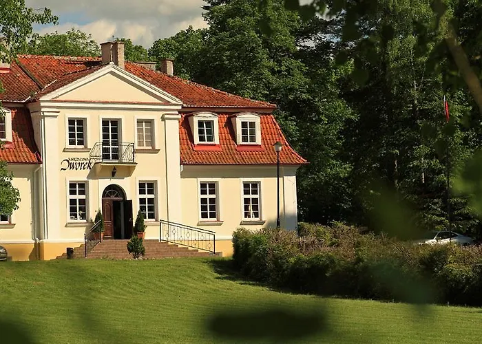 Ksiezycowy Dworek 3*